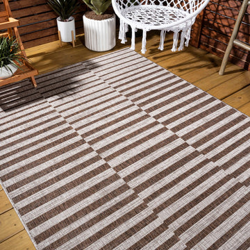 Sukie Modern Offset Stripe Indoor/outdoor Area Rug